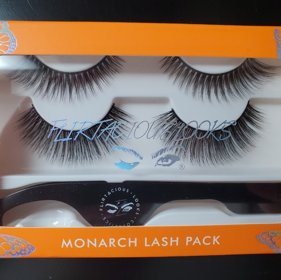 Flirtatious Looks Monarch Lash Pack - Picture 2 of 3